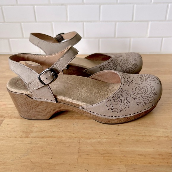 Dansko Shoes - DANSKO Sam Leather Floral Mary Jane Slingback Clogs
Size 40